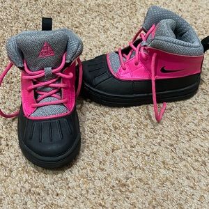 Nike woodside 2 high acg boots toddler size 9c